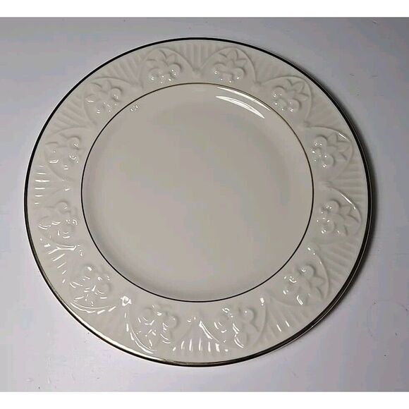 Lenox Other - Lenox MATELASSE Salad Ivory And Gold Rim Plate 8 1/8"‎